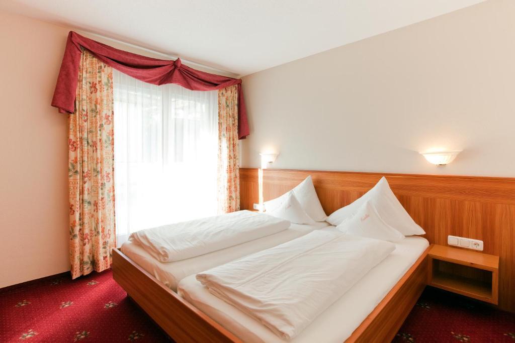 سيرفاوس Hotel Tirolerhof الغرفة الصورة