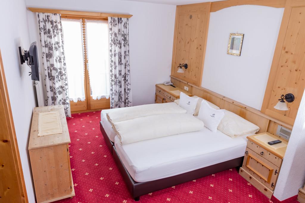 سيرفاوس Hotel Tirolerhof المظهر الخارجي الصورة