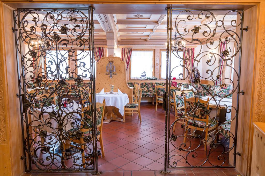 سيرفاوس Hotel Tirolerhof المظهر الخارجي الصورة
